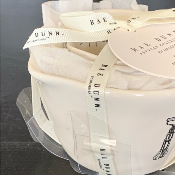 Rae Dunn Icon Measuring Cups Set - Picture 4 of 11